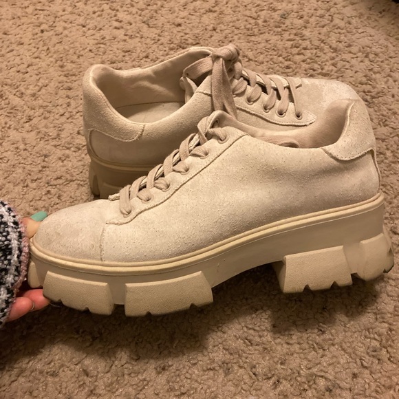 Steve Madden woman’s boots - Picture 3 of 4